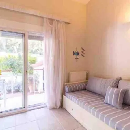 Pinewood Sea And Blue Sky Holiday home *